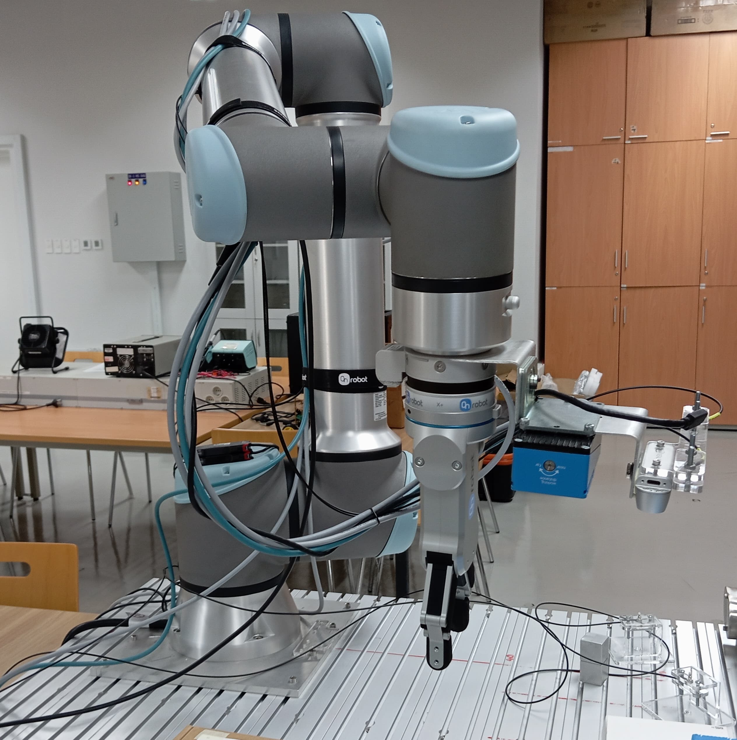 Autonomous Cobot Picking and Placing